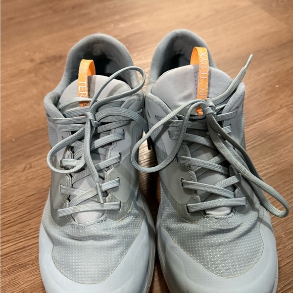 Arc'teryx Norvan LD Men's Athletic Shoes in Gray and Orange - Picture 5 of 9